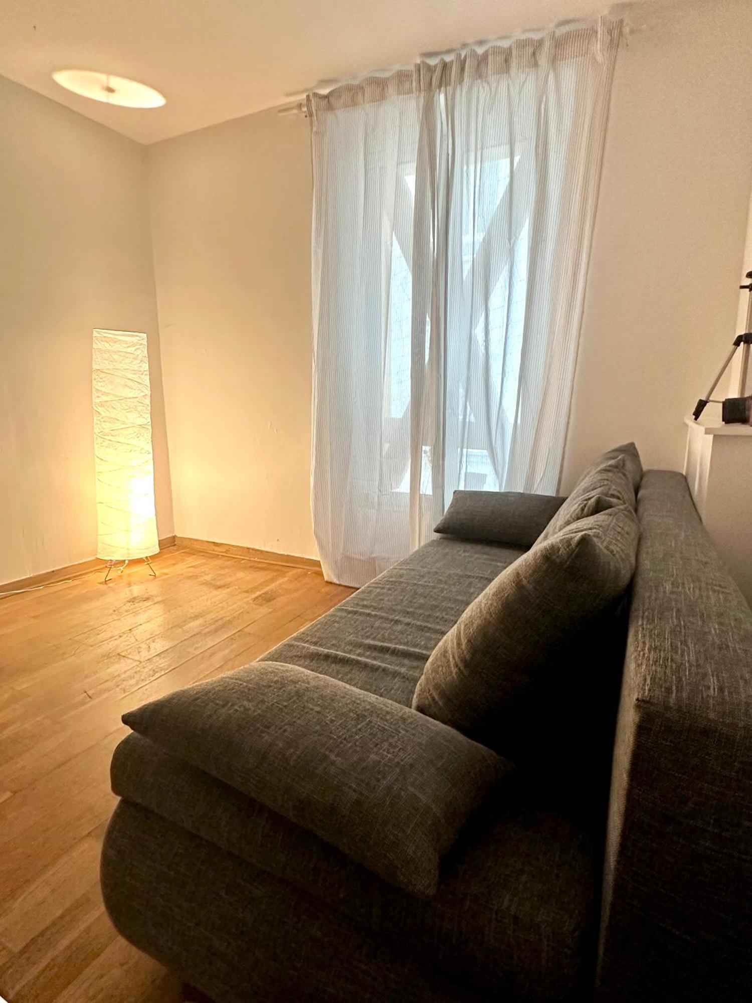 Apartment Bel Pres De La Place De La Republique Paris